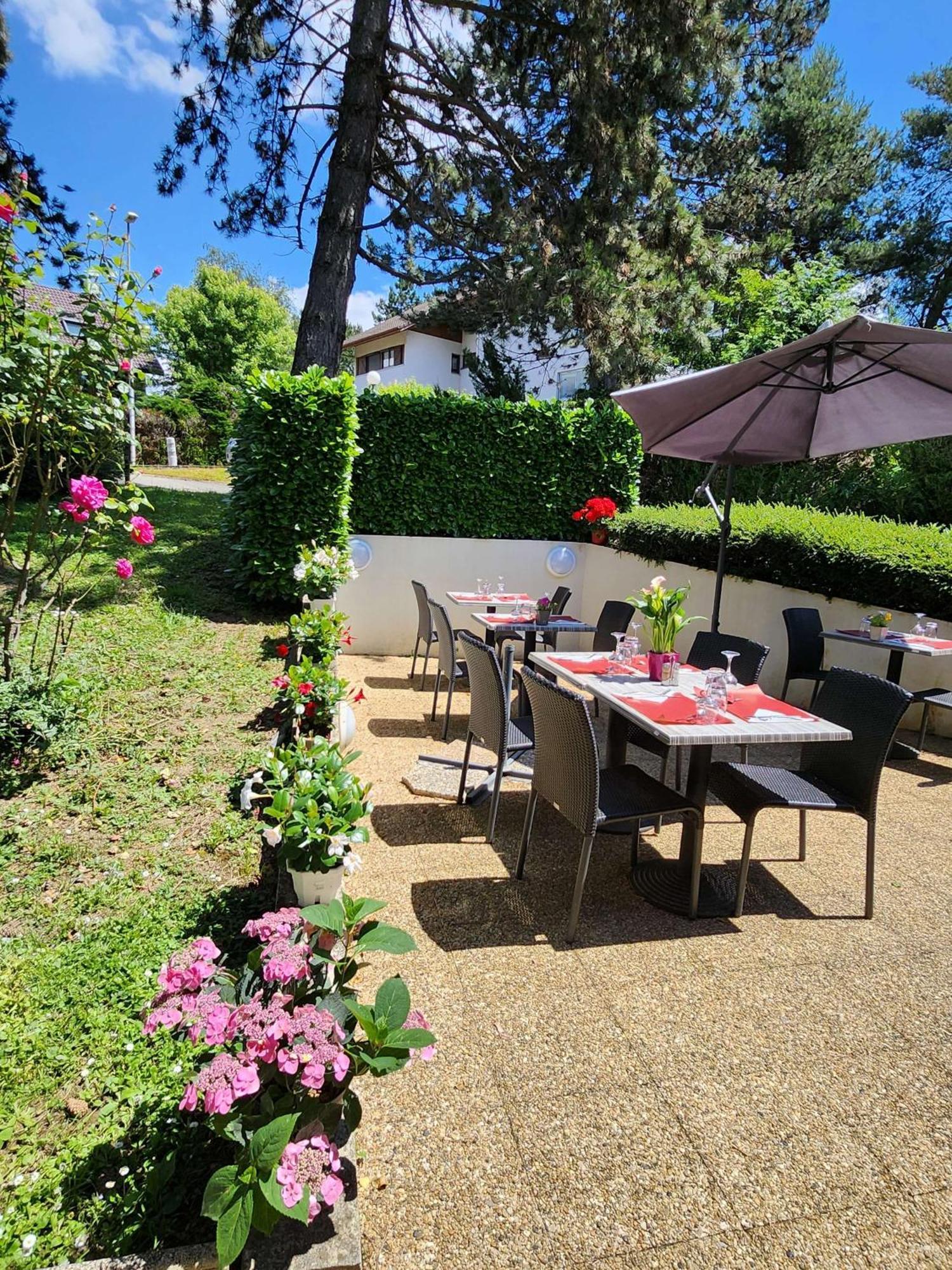 Campanile Annecy - Cran Gevrier Hotel Exterior photo