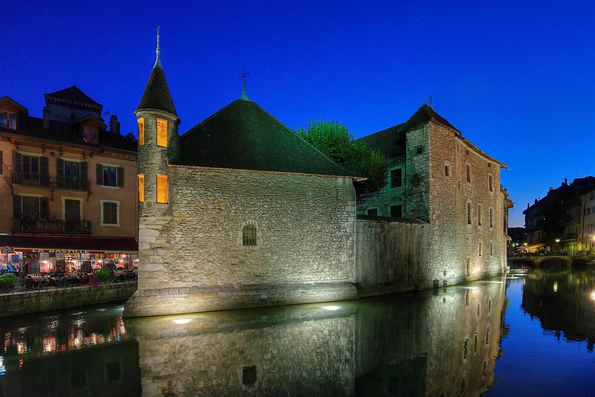 Campanile Annecy - Cran Gevrier Hotel Exterior photo