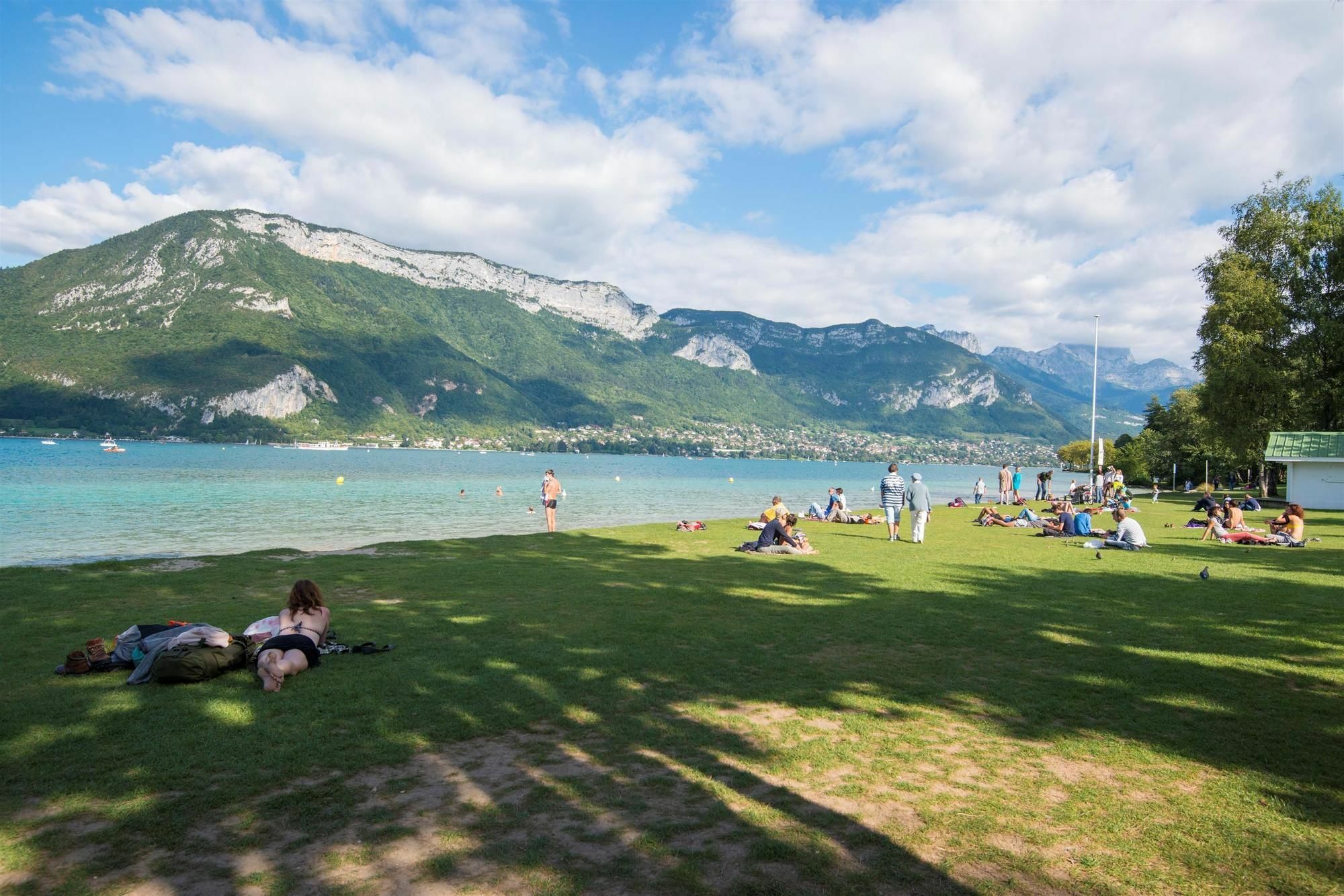 Campanile Annecy - Cran Gevrier Hotel Exterior photo